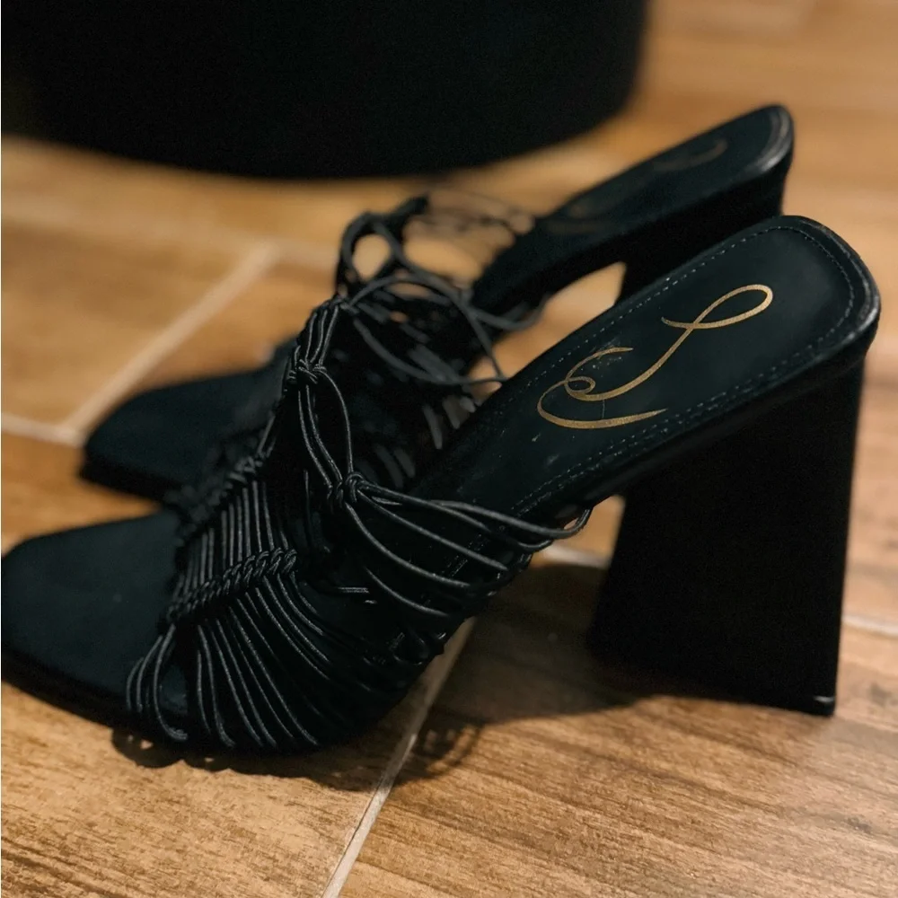 Heels - Picture 2 of 5